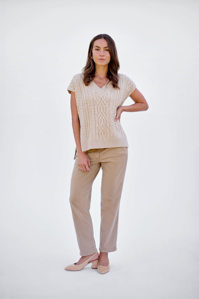Maxted Merino Cable Vest Pale Oat