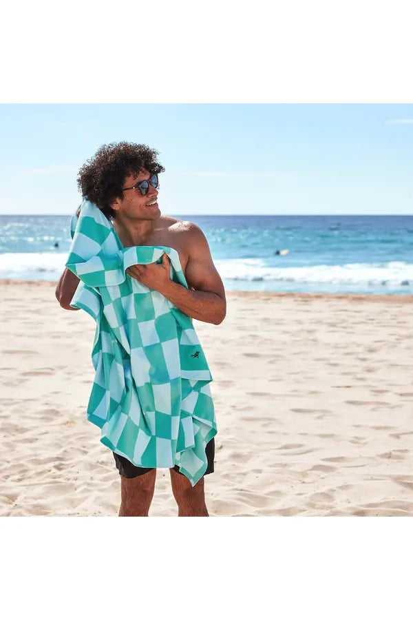 Quick Dry Towel | Checkmate Beach + Pool Towels Dock & Bay