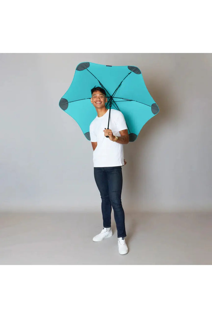 Blunt | Classic Umbrella Mint Male Model Shot | Crisp Home + Wear