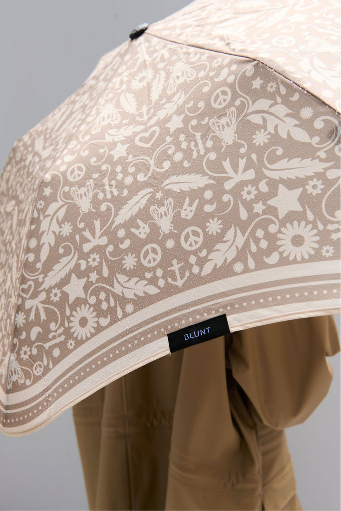 Metro Umbrella | Limited Edition x Karen Walker Filigree Umbrellas Blunt