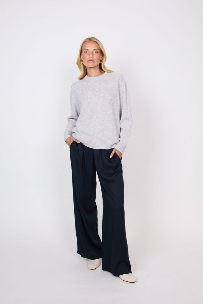 Marlow Saddle Cashmere Crew Neck Sweater Fog Grey