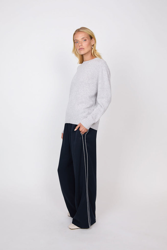 Marlow Saddle Cashmere Crew Neck Sweater Fog Grey