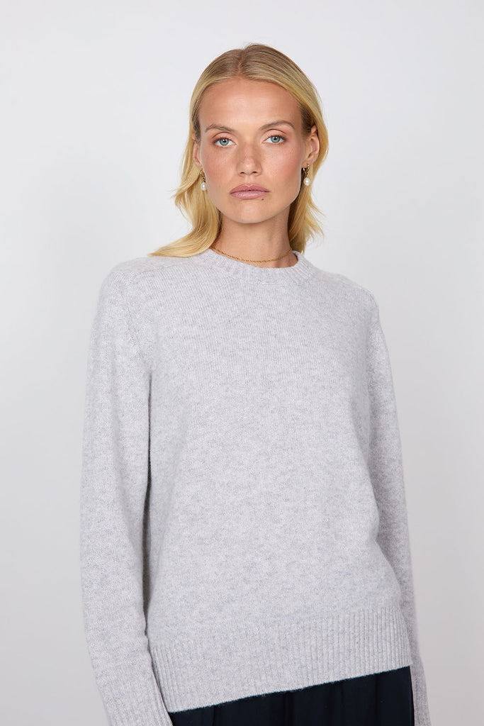 Marlow Saddle Cashmere Crew Neck Sweater Fog Grey