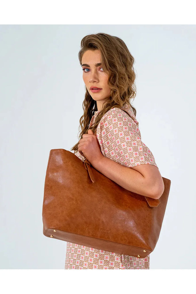 Elms & King Carmine Tote Bag Tan