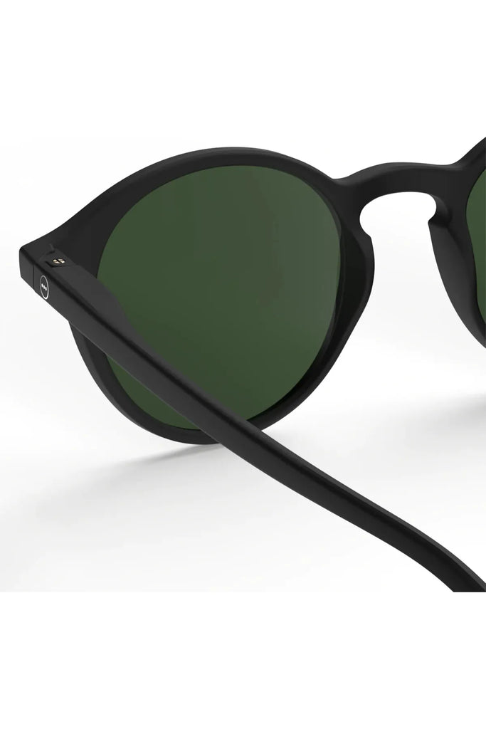 Izipizi Polarised Sunglasses Sun Collection Frame Shape D Black Close Up Interior View of Arm, Arm Hinge and Lense