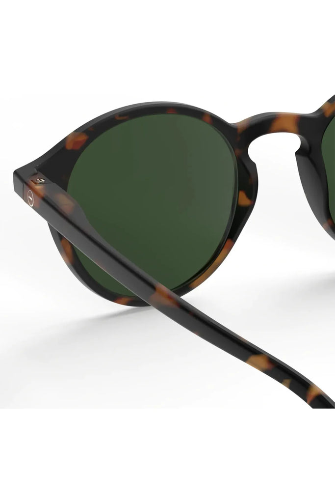 Izipizi Polarised Sunglasses Sun Collection Frame Shape D Tortoise Close Up Interior View of Arm, Arm Hinge and Lense