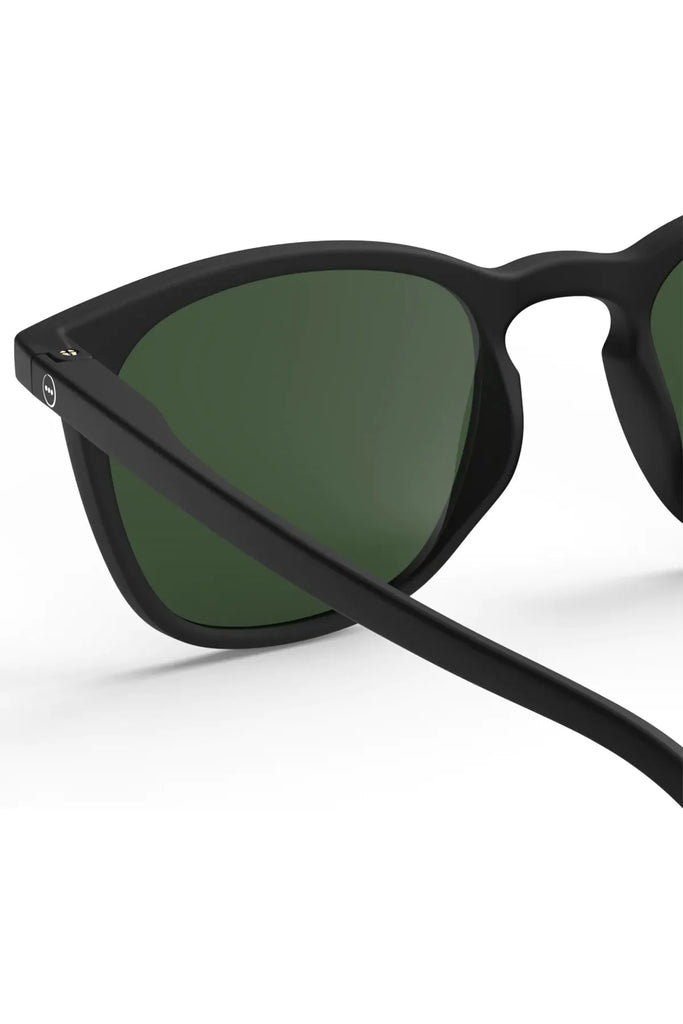 Izipizi Polarised Sunglasses Sun Collection Frame Shape E Black Interior Close Up View