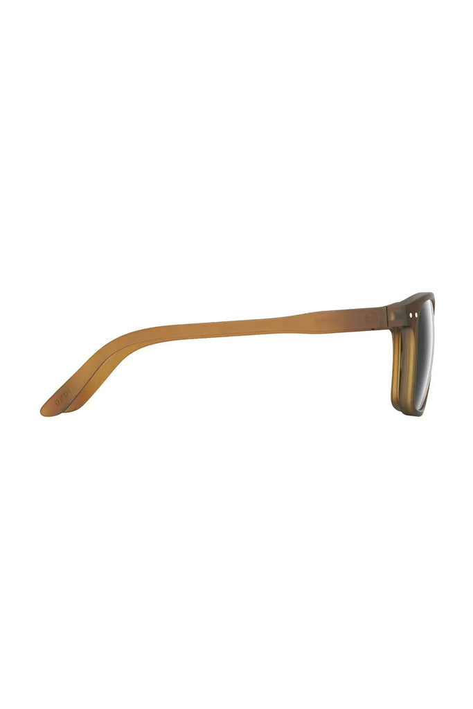 Izipizi Polarised Sunglasses with a hazel brown frame on a white background