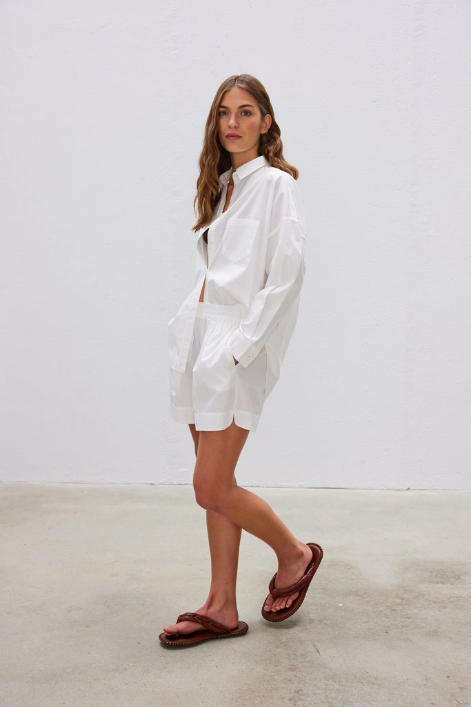 LMND Chiara Shirt White Cotton Long sleeve on model side view