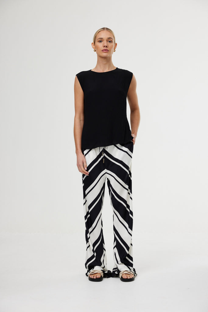 Kinney Luisa Pant Chevron Black and White