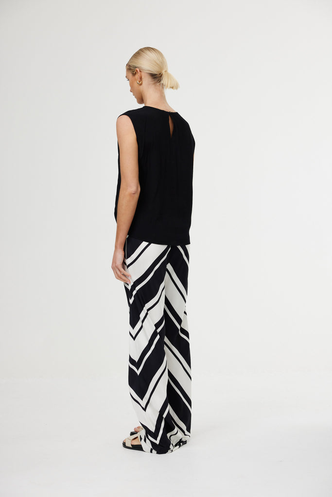 Kinney Luisa Pant Chevron Black and White