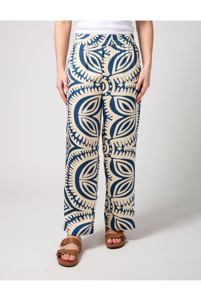 Stella and Gemma Jenna Pant in the Bellinis on Bondi print