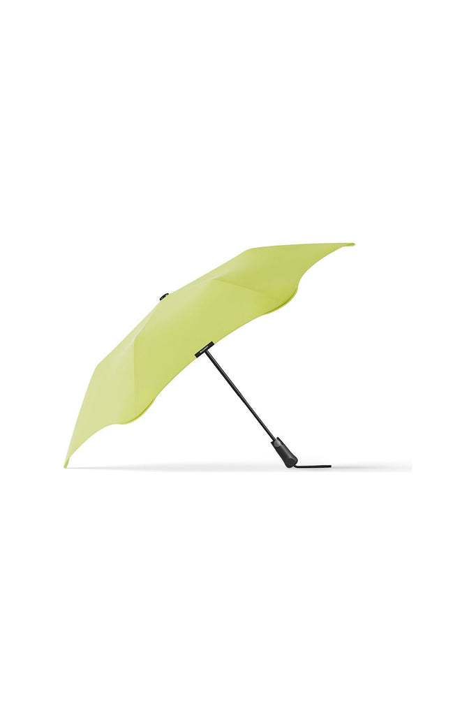 Blunt Metro UV Umbrella in Lime Sorbet Side View