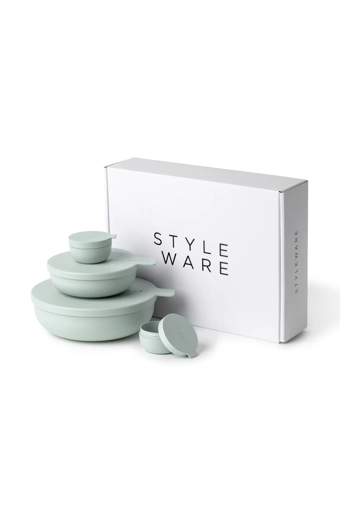 Stylewares Eucalyptus Gift Boxed Lunch Set.  Two bowls and Two Mini Bowls in a light grey green sit in front of a white gift box with the  STYLE WARE logo printed on the box in Black. 