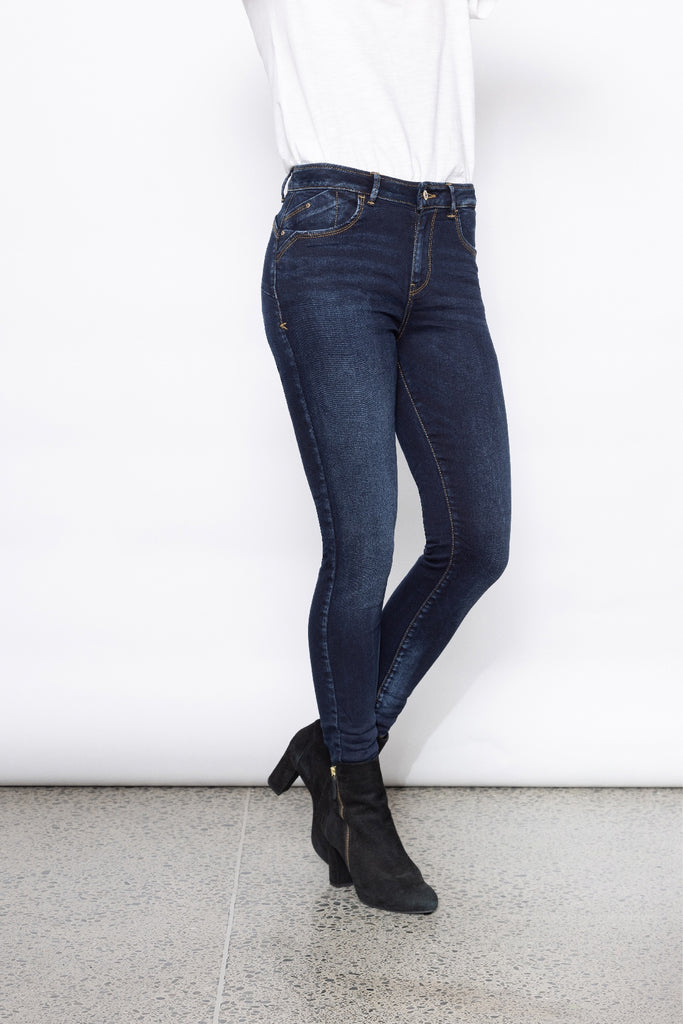 LTB Jeans Julianne Jeans Nevina Wash on model
